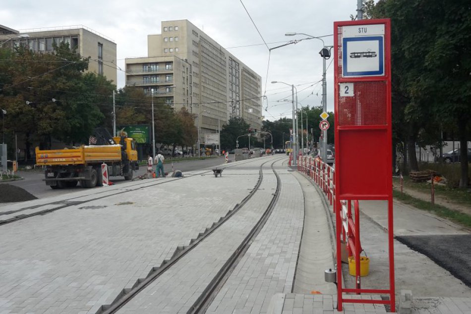 Ilustračný obrázok k článku Do konca septembra to vraj s rekonštrukciu tratí nestihnú: Termín v ohrození, nový posudzuje mesto aj ministerstvo