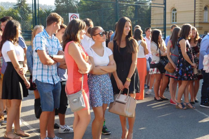 Ilustračný obrázok k článku Premiéra prvákov na novoveskom gymnáziu: Takto prežívali svoj deň D!