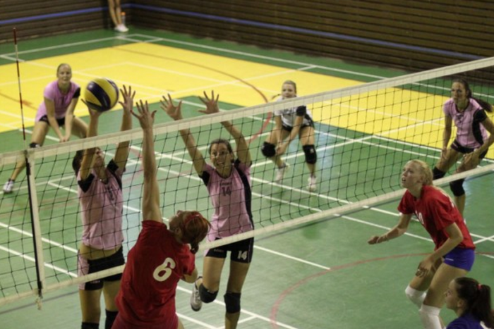 Ilustračný obrázok k článku Zvolenské volejbalistky sa vrátili na palubovku: Zápas, ktorý dokázal, že hrať môžu s každým