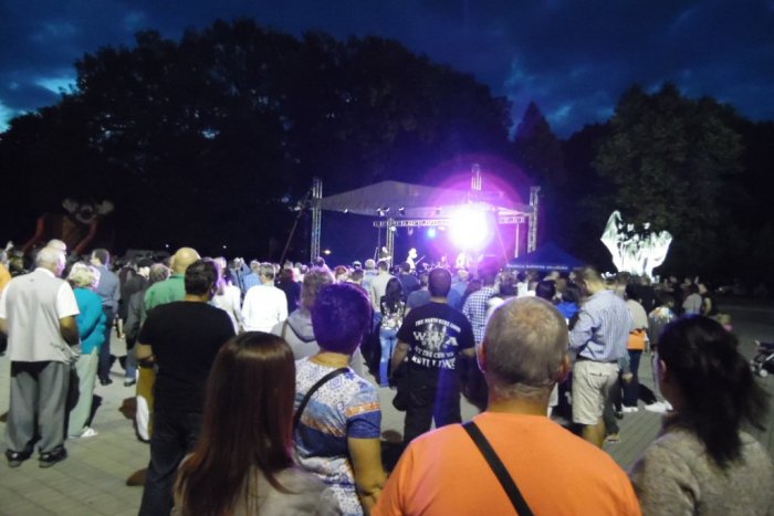 Ilustračný obrázok k článku Pamätné dni mesta sú v plnom prúde. Pozrite si FOTOGALÉRIU z humenského námestia