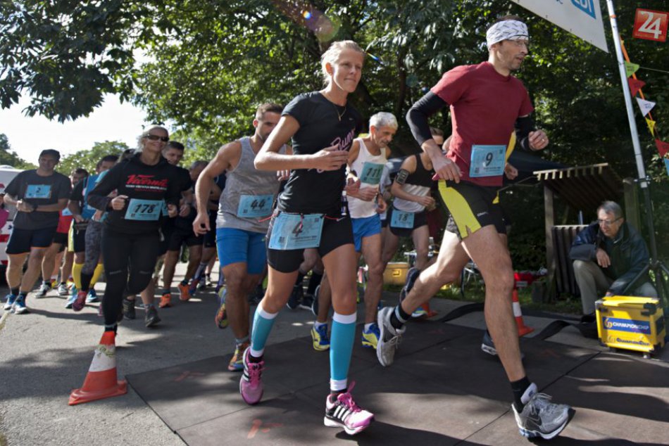 Ilustračný obrázok k článku Bude sa bežať nočnými ulicami Topoľčian: Nezabudnite sa pripraviť!