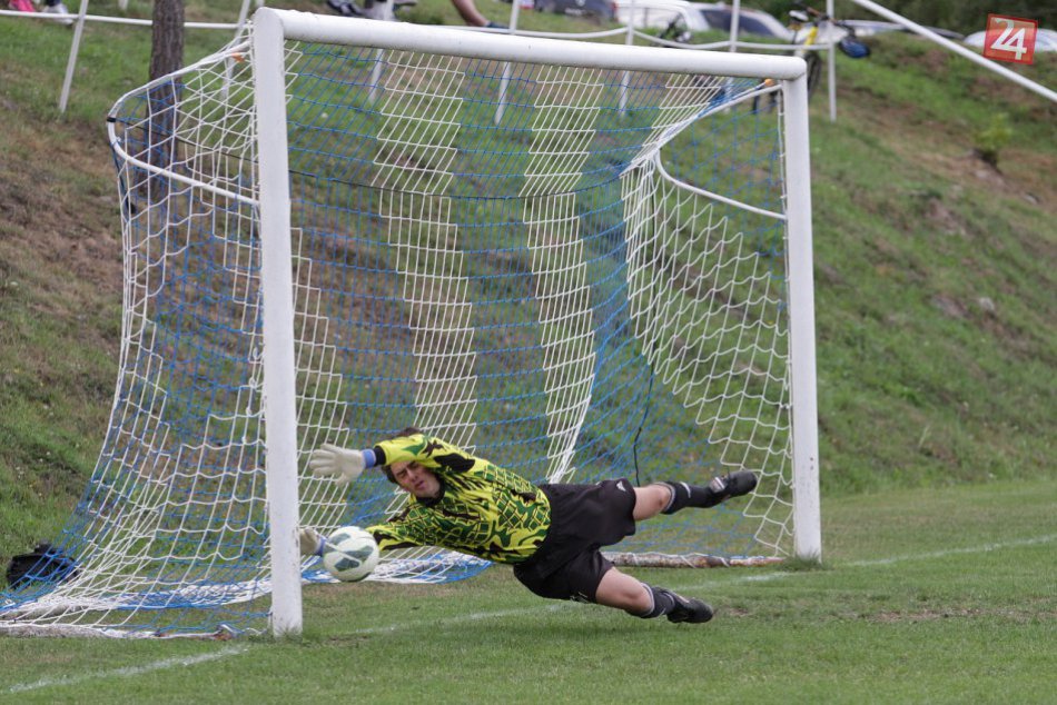 Ilustračný obrázok k článku PREHĽAD futbalových výsledkov v regióne: Ostrieľané Pohronie okúsilo trpkú prehru!