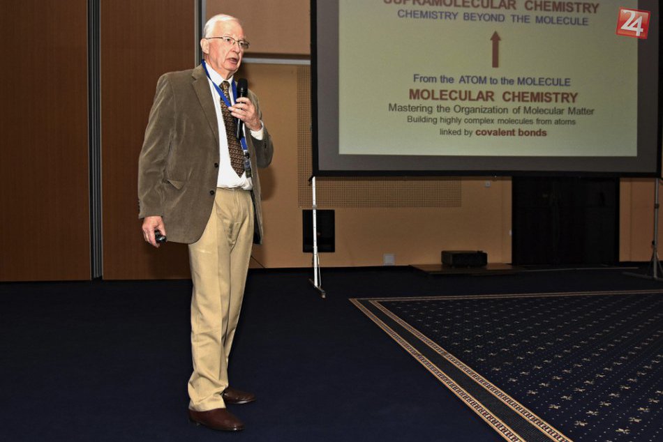 Ilustračný obrázok k článku Do Tatier zavítala významná osobnosť: Zamieril si to k nám nositeľ Nobelovky za chémiu!