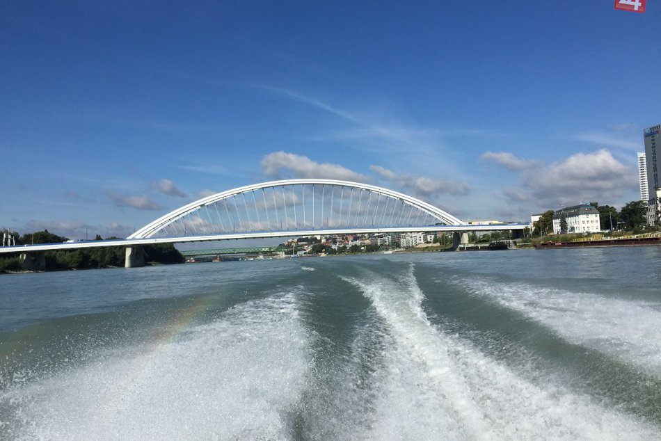 Ilustračný obrázok k článku Muž v Dunaji svoj zápas o život prehral