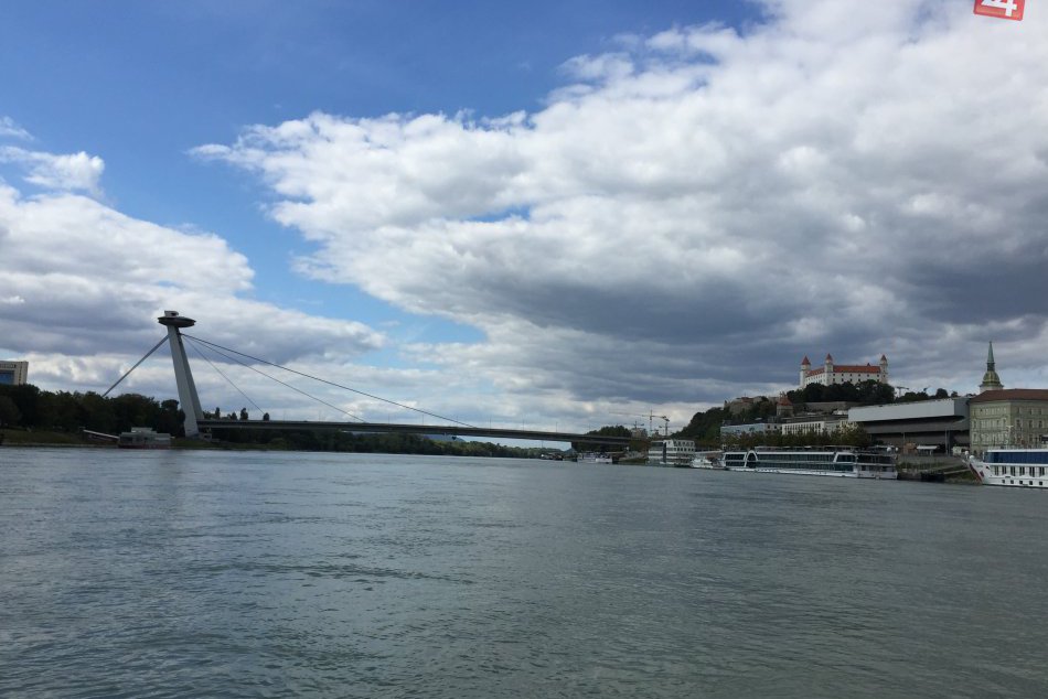 Ilustračný obrázok k článku Rieka, ktorá spája i rozdeľuje: Vo vlnách Dunaja našiel smrť biskup i významný politik