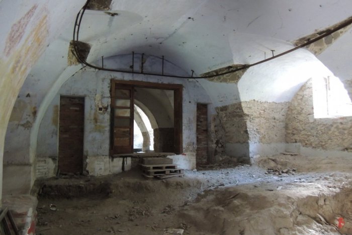 Ilustračný obrázok k článku Perla Pohronia počas obnovy odkryla prekvapenia: Jedna vec je však stále záhadou! FOTO