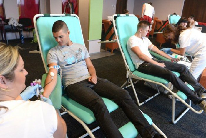 Ilustračný obrázok k článku Národná transfúzna služba je aj v septembri mobilná: Ak chcete darovať krv, navštívte TIETO miesta!