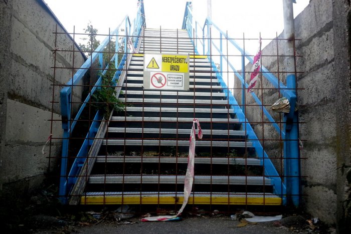 Ilustračný obrázok k článku Poslanci rokovali o lávke nad železnicou: Aký bude jej ďalší osud?