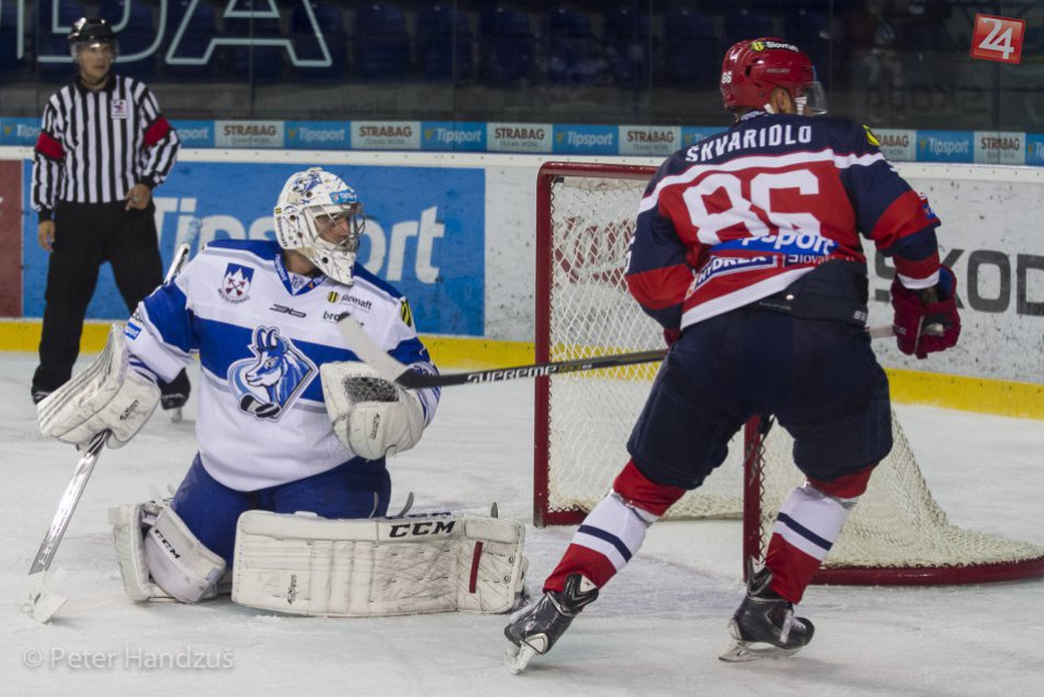 Ilustračný obrázok k článku Kamzíkom zápas vôbec nevyšiel: Poprad zložili tri zvolenské góly za 126 sekúnd