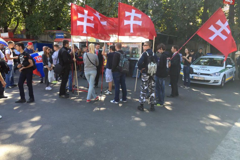 Ilustračný obrázok k článku Primátor Malaciek varuje pred pochodom extrémistov: Nenaleťme organizátorom!