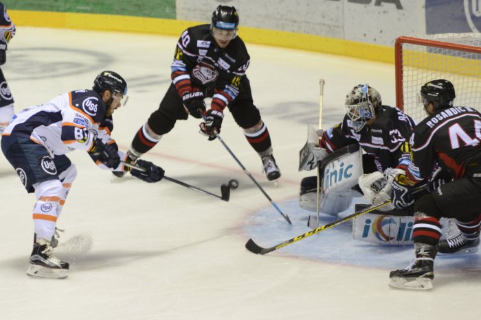 Ilustračný obrázok k článku Napätie v košickej Steelke sa dalo krájať: Barani zdolali Oceliarov, pripisujú si dôležité body