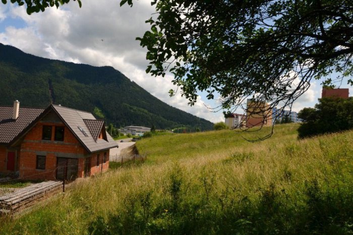 Ilustračný obrázok k článku ANKETA: Mesto nevie, kde a v čom chceme bývať, či treba nájomné byty... Pomôžte