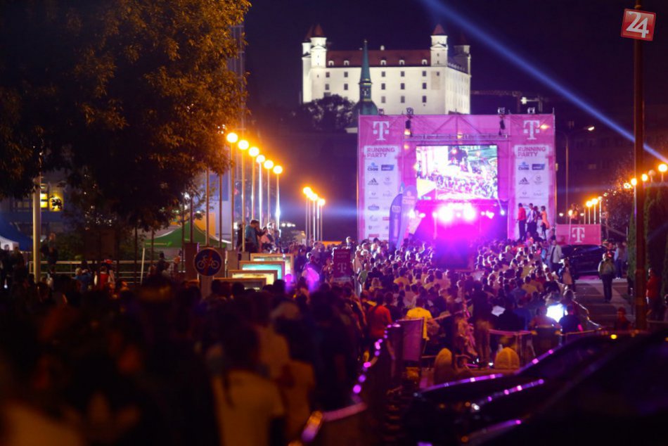 Ilustračný obrázok k článku OBRAZOM: Európsky týždeň mobility odštartoval nočným behom. Bratislavou bežalo viac ako 4200 bežcov