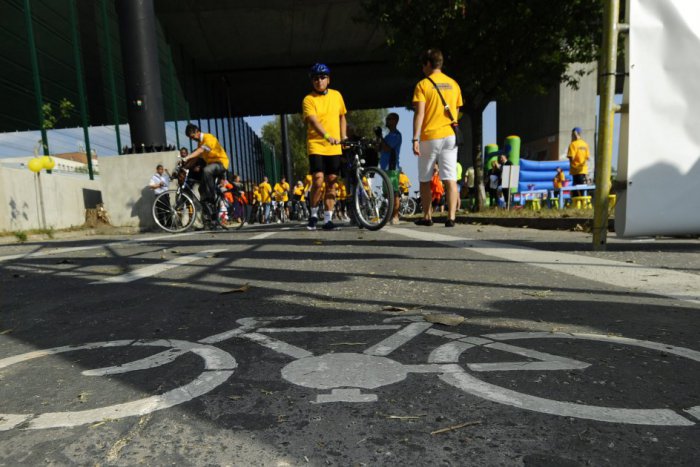 Ilustračný obrázok k článku Dopravné značenie na týchto cyklotrasách obnovili: Novinkou pre Žilinčanov sú cyklo držiaky