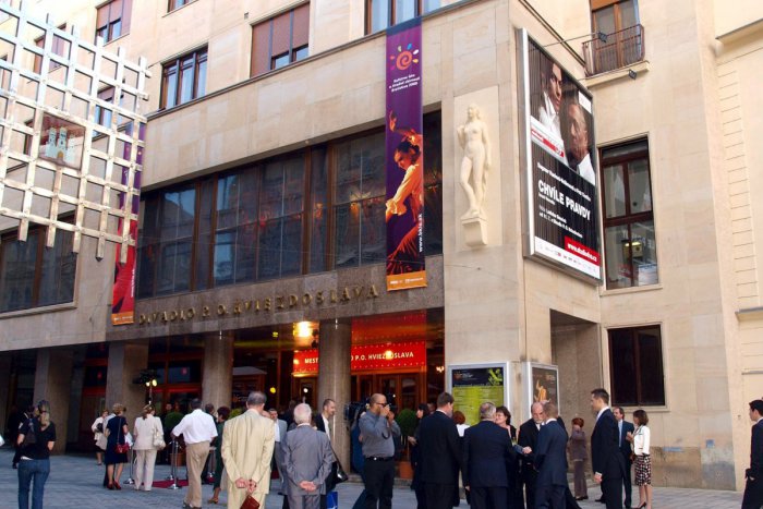 Ilustračný obrázok k článku Bratislavské MDPOH uvedie premiéru hry Zdravý nemocný