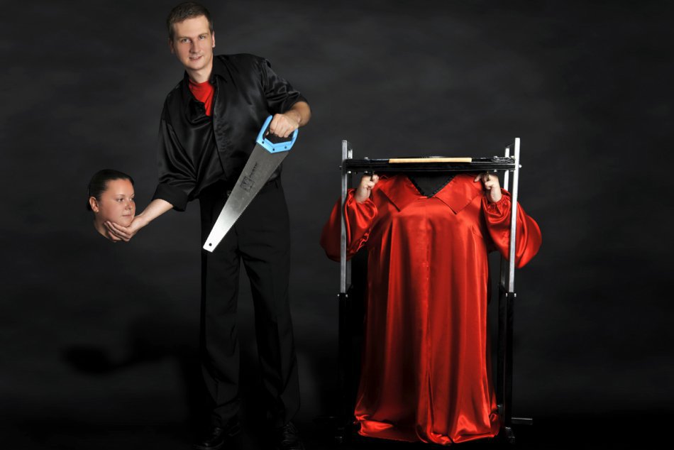 Ilustračný obrázok k článku Topoľčiansky iluzionista Dušan, ktorý rozosmial Slovensko: Kúzelník musí byť aj dobrý zabávač