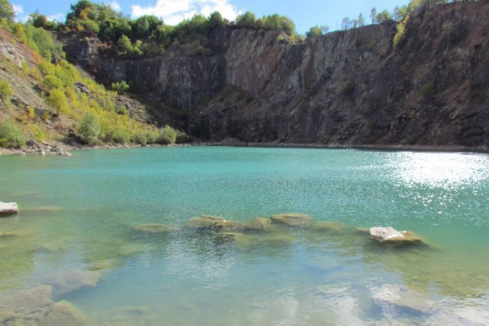Ilustračný obrázok k článku Počasie vyháňa vonku na výlet: FOTO záhady, ktorou okrem tyrkysovej vody láka Beňatina