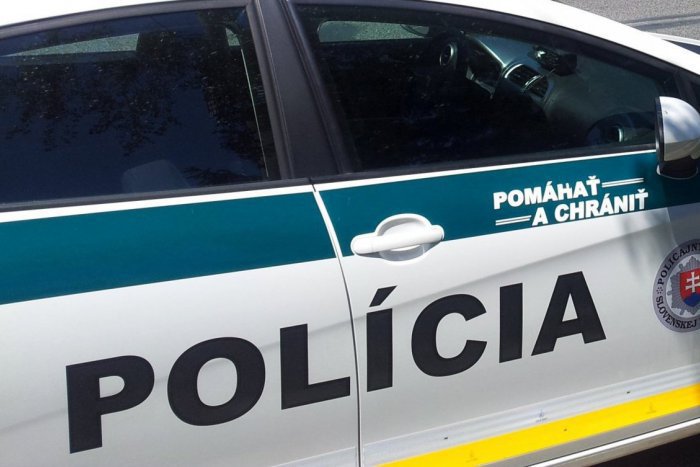 Ilustračný obrázok k článku Polícia upozorňuje na obmedzenie: V sobotu sa bude na ceste pred Rojkovom pracovať