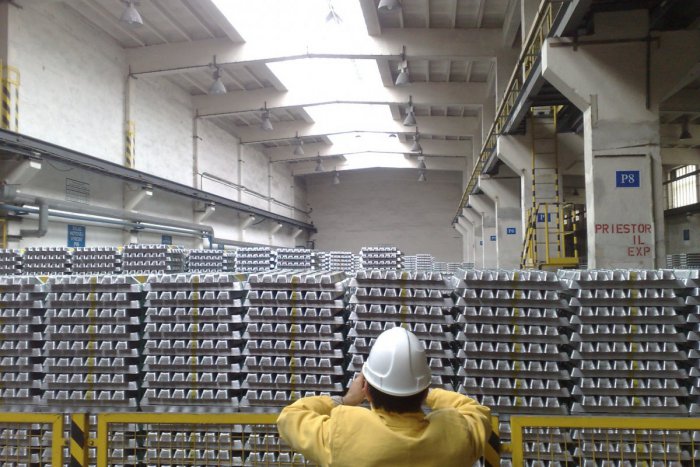 Ilustračný obrázok k článku Americké clo na oceľ a hliník: Čo to znamená pre známu žiarsku fabriku?