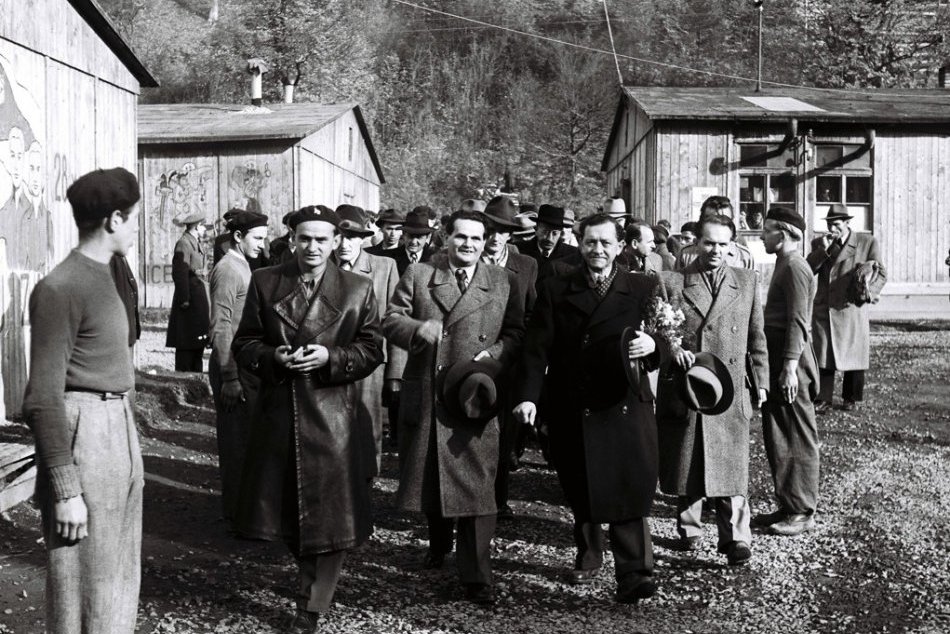 Ilustračný obrázok k článku Takto pred 70 rokmi: Trať mládeže stavali desaťtisíce ľudí, archívne FOTO