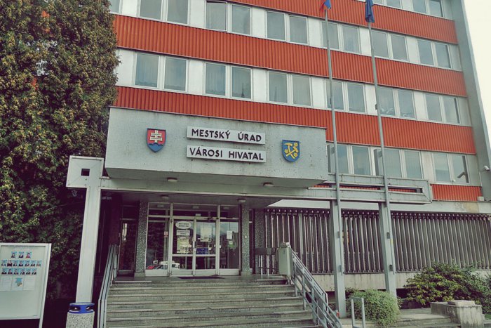 Ilustračný obrázok k článku Rožňavskí poslanci zasadnú za rokovací stôl: Toto je na programe