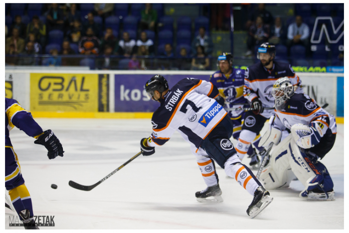 Ilustračný obrázok k článku Oceliari s hlavou v smútku: Na domácom ľade nevstrelili Havranom ani gól