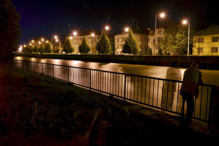 Ilustračný obrázok k článku Večerné centrum Bystrice sa rozžiari tak, ako bežne nevidno: Aha, aká živá reťaz sa chystá v meste