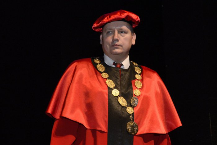 Ilustračný obrázok k článku Nový rektor Prešovskej univerzity predstavil svoje priority: Peter Kónya o tom, čo chce zrealizovať!