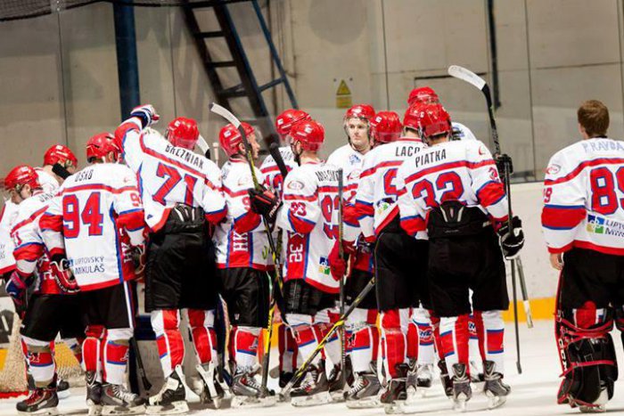 Ilustračný obrázok k článku Hokejisti na domácom ľade víťazne: Senicu zdolali rozdielom triedy