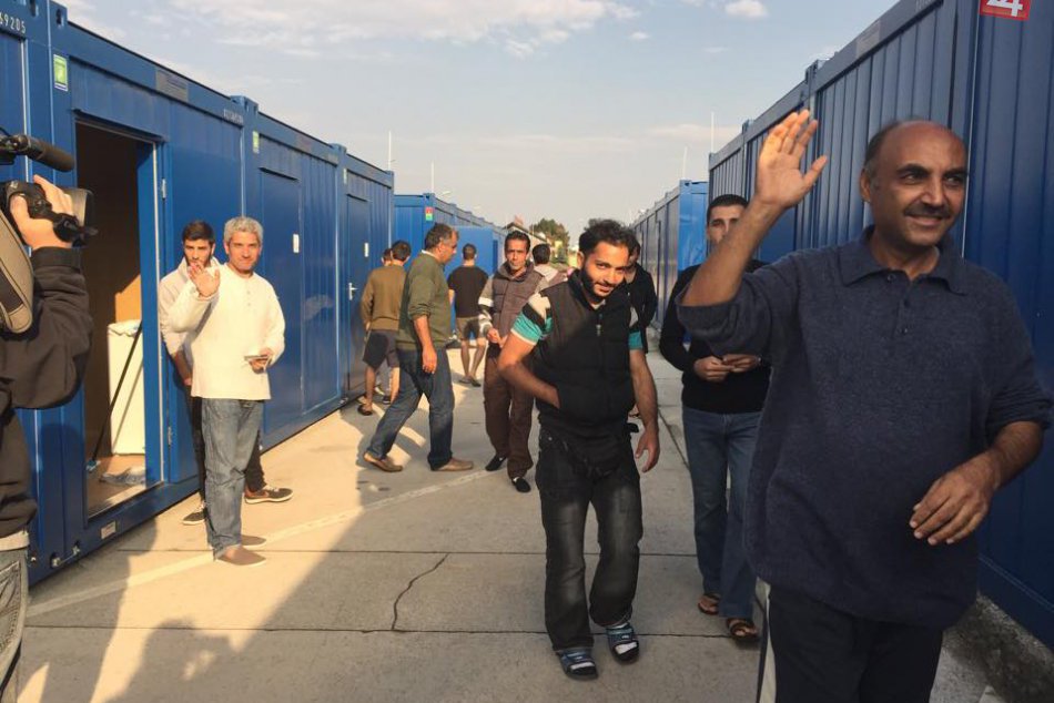 Ilustračný obrázok k článku OBRAZOM: V tábore pri Bergu býva už 56 utečencov. Prečo sa ich Slováci tak boja?