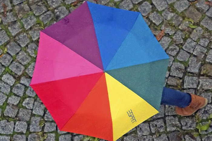 Ilustračný obrázok k článku Zajtra si nezabudnite dáždnik, čaká nás upršaný pondelok