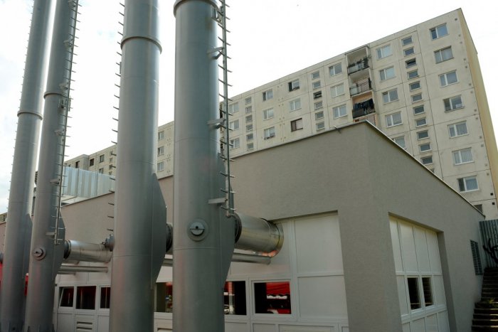 Ilustračný obrázok k článku Na Sekčove zmodernizovali kotolňu a skrášlili tak aj sídlisko: Štyri veľké nepekné komíny už neuvidíme!