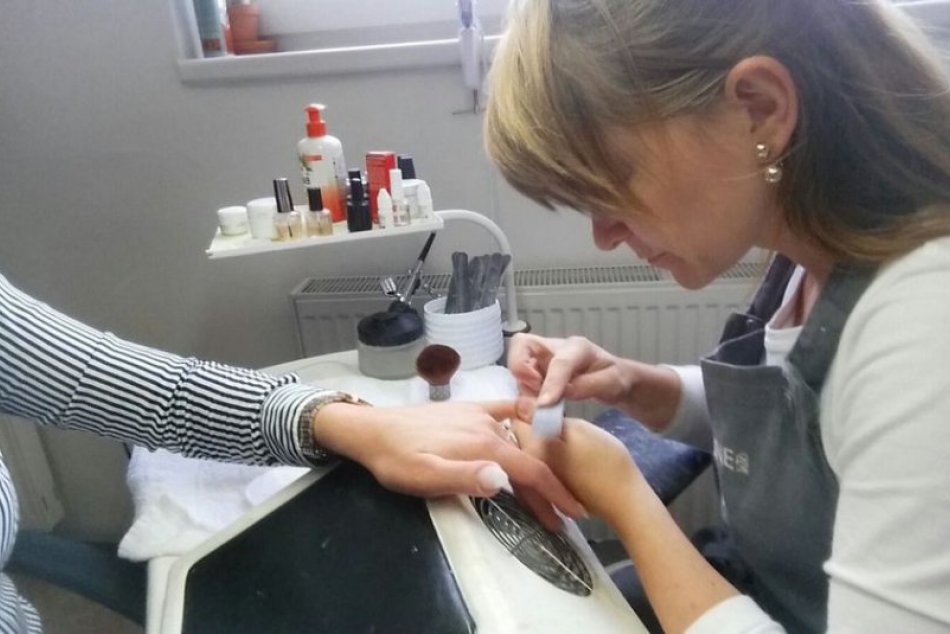 Ilustračný obrázok k článku Odborníčka na nechtový dizajn: Ženy pod Tatrami majú odvahy dosť, chcú byť krásne a in