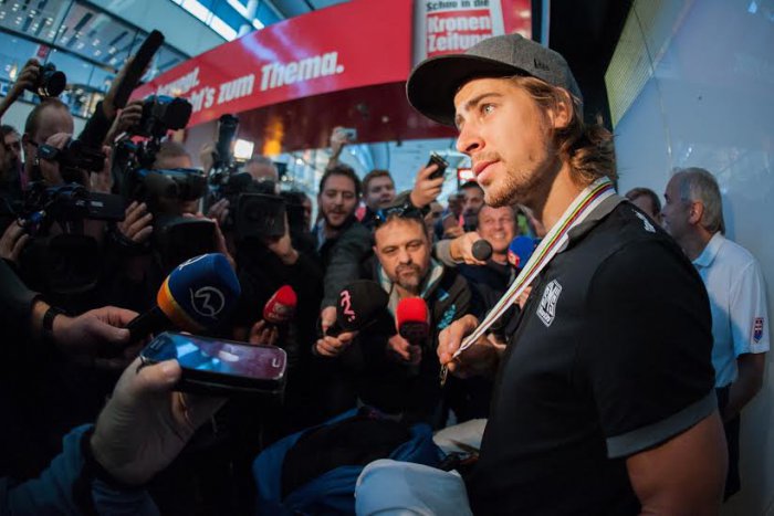 Ilustračný obrázok k článku Sajfa si počkal Sagana na letisku a potom to prišlo: Rozhovor, z ktorého ľahnete smiechom!