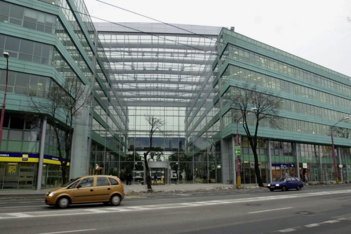 Ilustračný obrázok k článku Budovu Apollo Business Center 1 postupne evakuujú, údajne má narušenú statiku