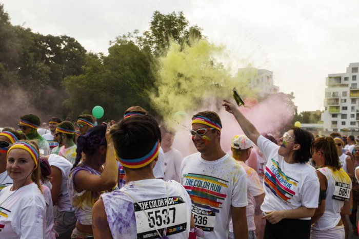 Ilustračný obrázok k článku Centrum mesta bude farebné. Postará sa o to charitatívny beh Farbám neujdeš