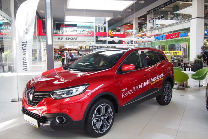 Ilustračný obrázok k článku OBRAZOM: Viac ako 20 svetových automobiliek a ich jesenné novinky pod jednou strechou