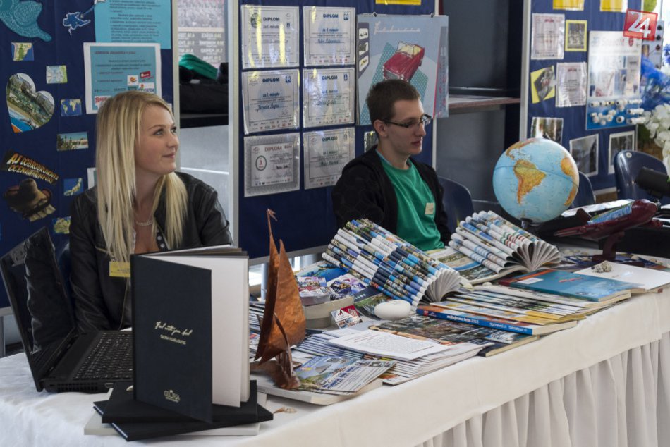 Ilustračný obrázok k článku Pomaturitné a celoživotné vzdelávanie: Na Agrokomplexe ho prezentuje viac ako dvesto vystavovateľov