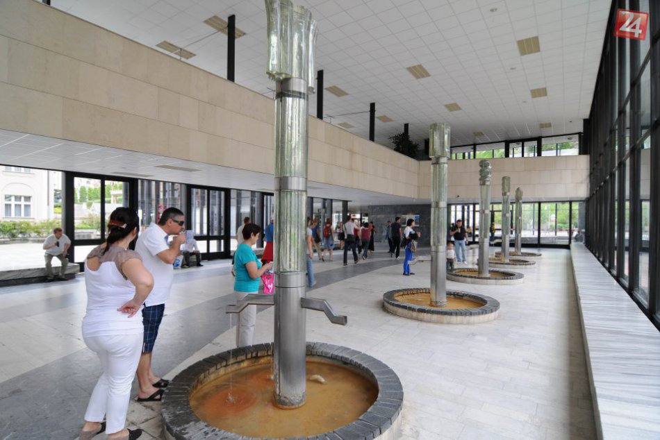 Ilustračný obrázok k článku Karlove Vary sú výnimočné a prameň Vřídlo nemá obdobu