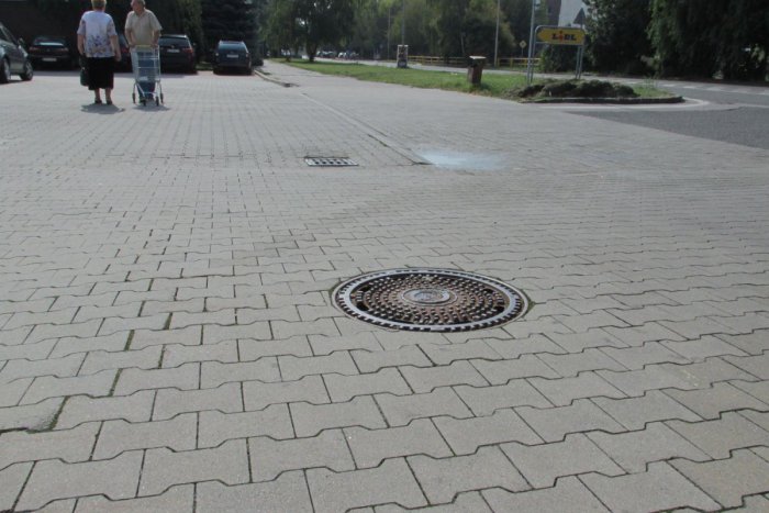 Ilustračný obrázok k článku Smrad im strpčuje život: Zlatomoravčania sa sťažujú na silný zápach z kanálov!