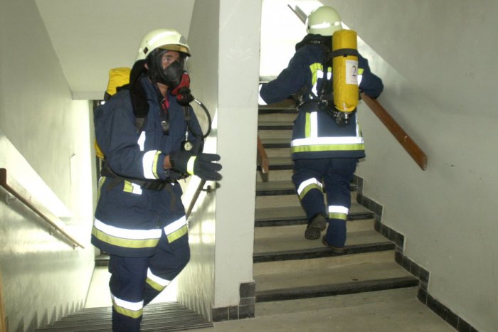 Ilustračný obrázok k článku Žilinskí hasiči povolaní do akcie kvôli kurióznemu prípadu: Dieťa sa zaseklo v práčke!