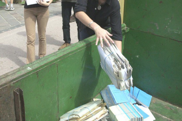 Ilustračný obrázok k článku Zber papiera v revúckej škole? Z jedného žiaka budete paf. Neuveriteľné, koľko kíl doniesol!