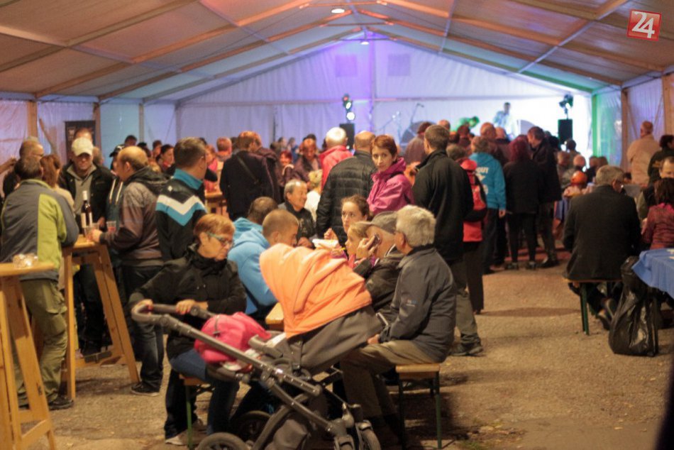 Ilustračný obrázok k článku Vínny stan na Žiarskom jarmoku s vlastným programom: Čo všetko sa bude diať dnu?