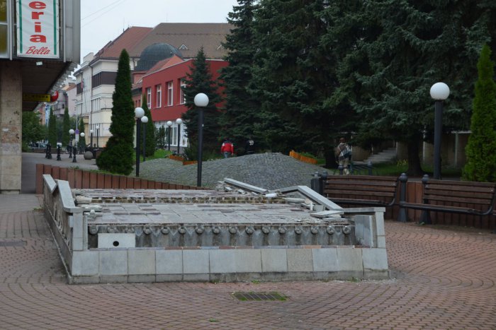 Ilustračný obrázok k článku Aj fontány umierajú: Tá na Madačovej doplatila na svoje nevyliečené choroby