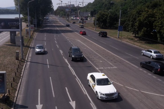 Ilustračný obrázok k článku Vodiči z Mosta SNP i Staromestskej na nábrežie od stredy neodbočia