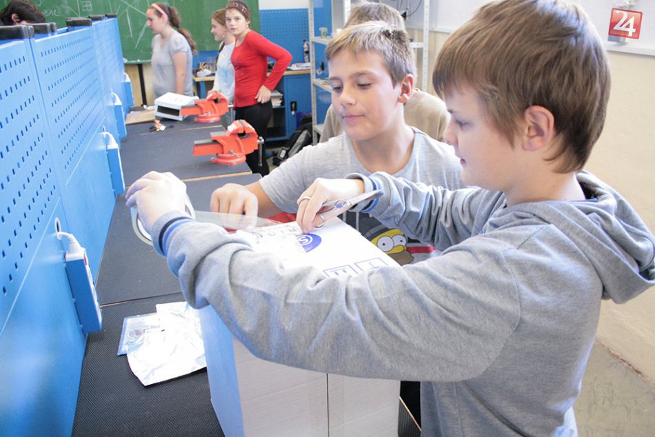 Ilustračný obrázok k článku FOTO + VIDEO: Žiadne nudné memorovanie ale nadšenie. 3 týždne praktickej vedy na jednotke