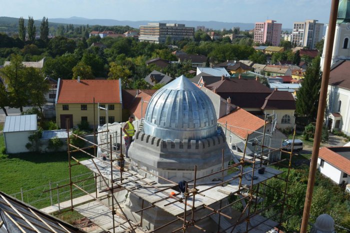Ilustračný obrázok k článku Rekonštrukcia synagógy takmer vo finále: Do vnútra nazrie len málokto! FOTO