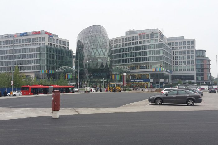 Ilustračný obrázok k článku Nepekný plot spred Eurovei konečne zmizol. Nevyzerá to lepšie?