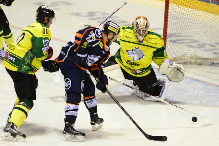 Ilustračný obrázok k článku Sklamanie pre Žilinčanov: Vlci nenašli recept na hosťujúcich kamzíkov