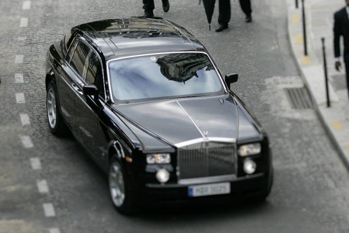 Ilustračný obrázok k článku Pašované cigarety skrývali v kolesách svadobnej limuzíny: Odhalili ich aj na železničnej stanici, FOTO